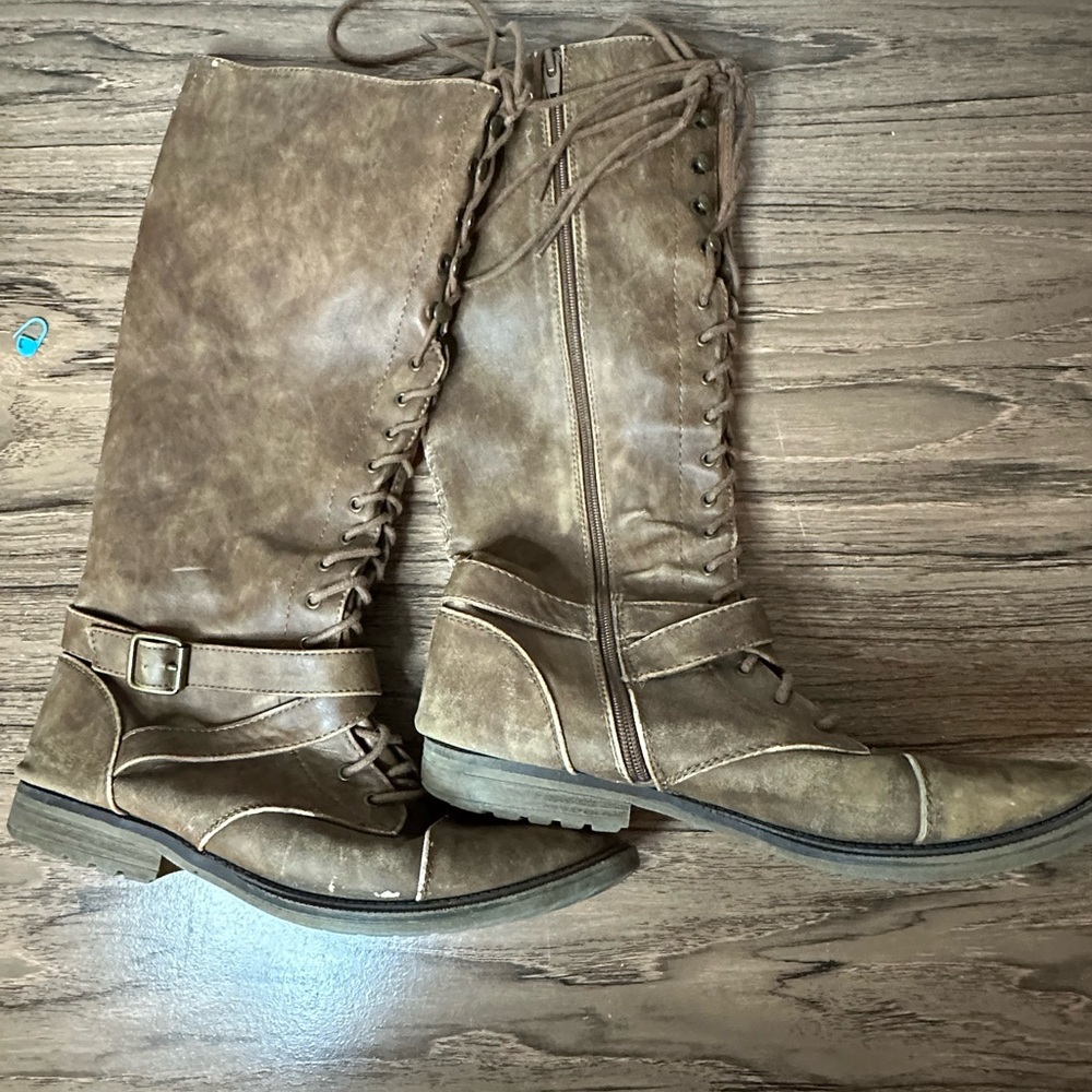 Brown boots. Brown tall boots. Tall riding boots. Zip up boots. Women’s boots